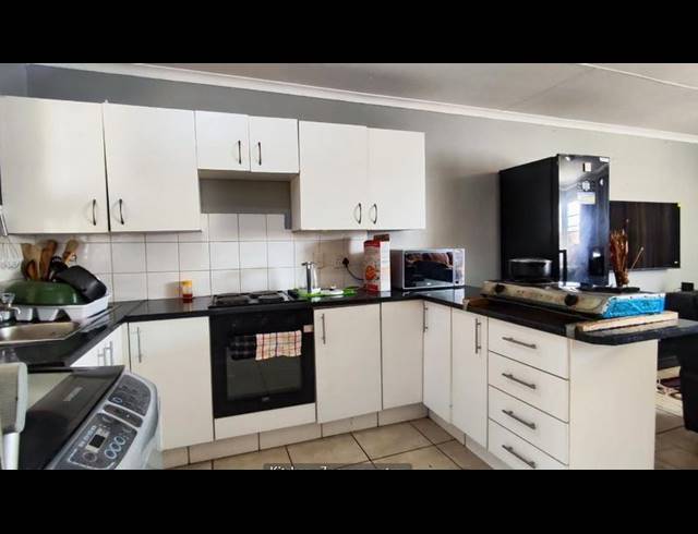 3 BEDROOM APARTMENT FOR SALE IN RAVENSWOOD